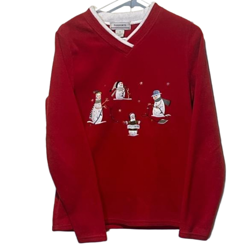 PASSPORTS Christmas snowmen sweater size medium but fits more like a small